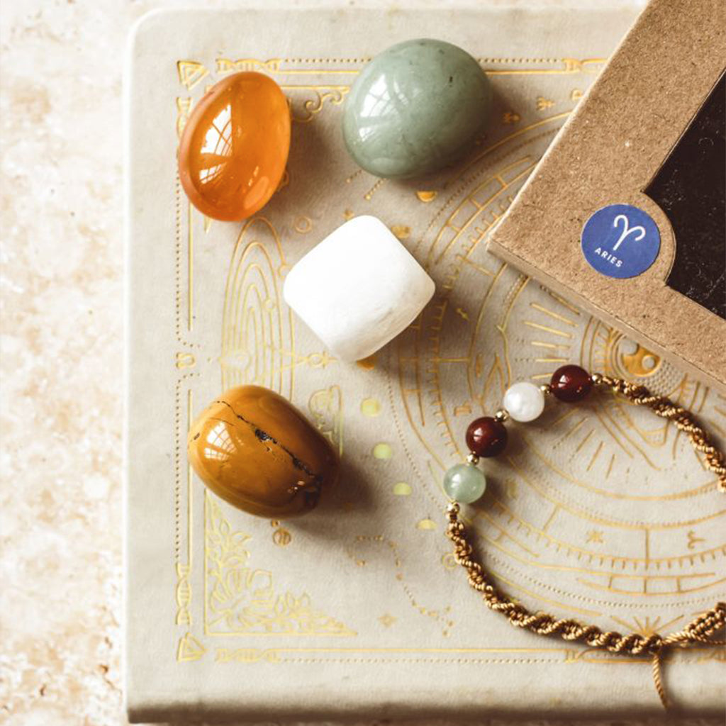 Aries Zodiac Crystal Gift Set with Tumbled Stones & Bracelet