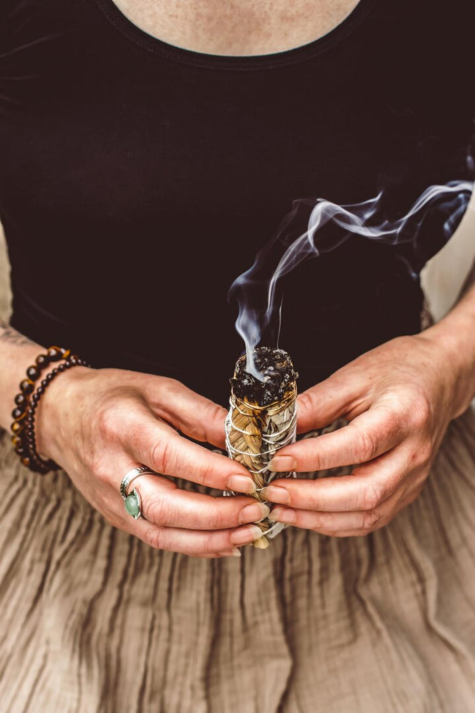 KeiCo smudge stick in ceramic bowl for spiritual cleansing