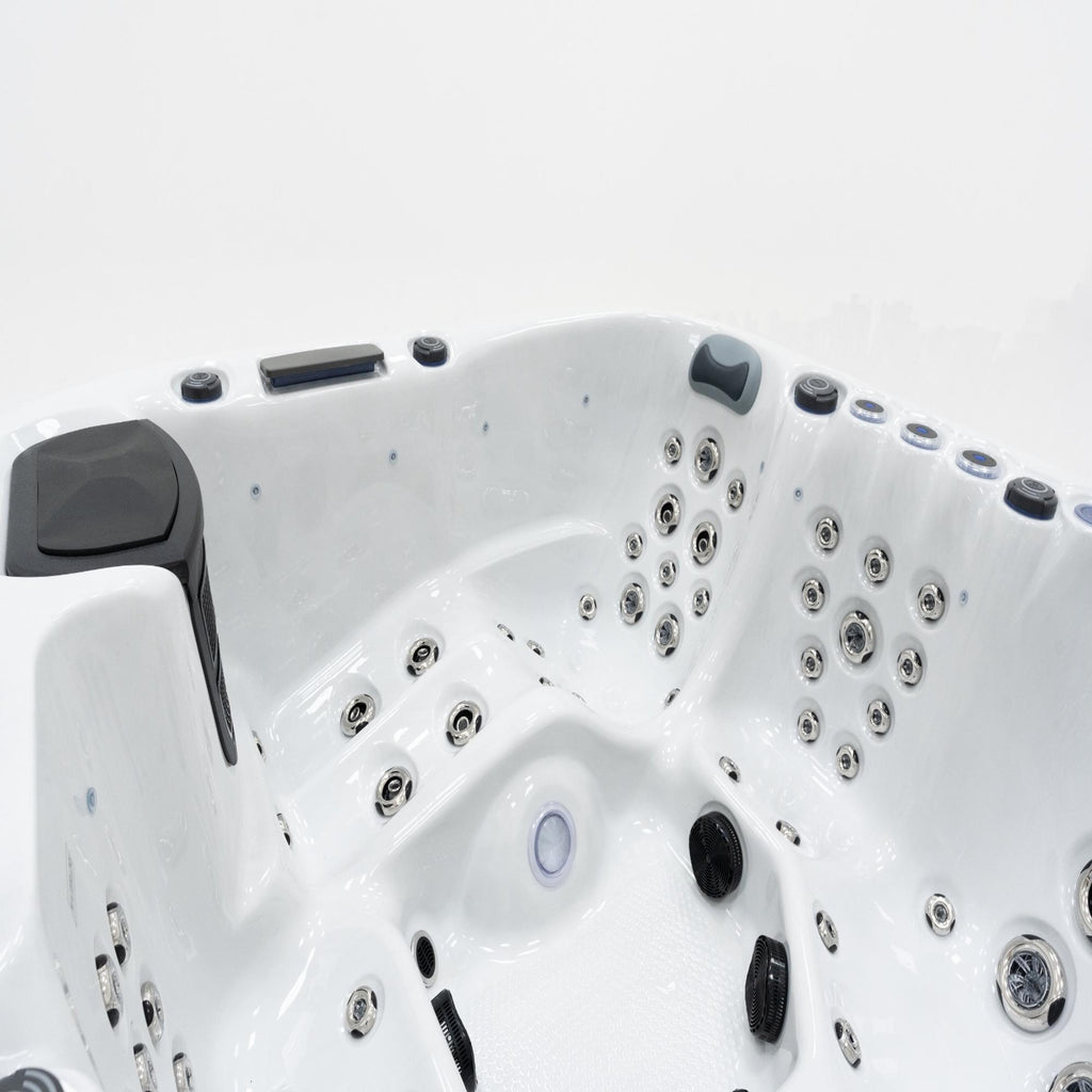 KC10 Ultimate hydrotherapy jet cluster and textured footwell