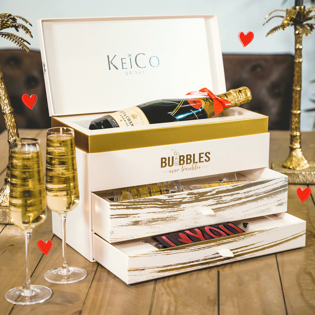 KeiCo I Love You Moet & Chandon Champagne Luxe Gift Set - Lifestyle Image - The KeiCo